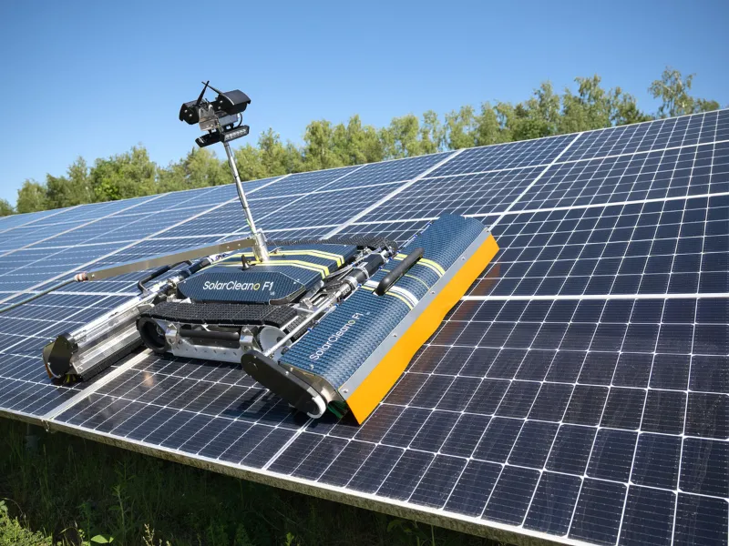 SolarCleano F1 solar panel cleaning robot